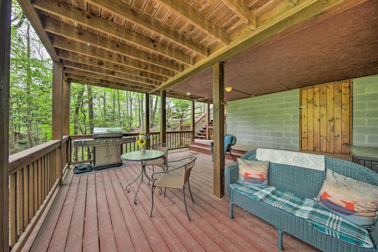Peaceful Blue Ridge Cabin With Decks And Fire Pit Ngoại thất bức ảnh