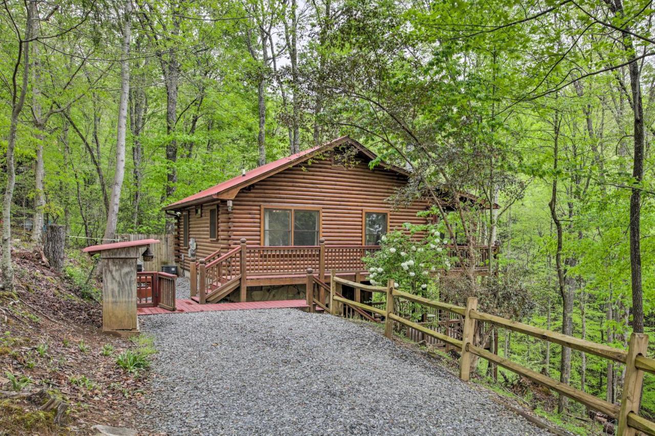 Peaceful Blue Ridge Cabin With Decks And Fire Pit Ngoại thất bức ảnh