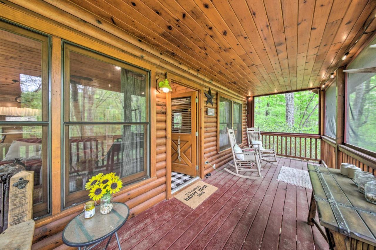 Peaceful Blue Ridge Cabin With Decks And Fire Pit Ngoại thất bức ảnh