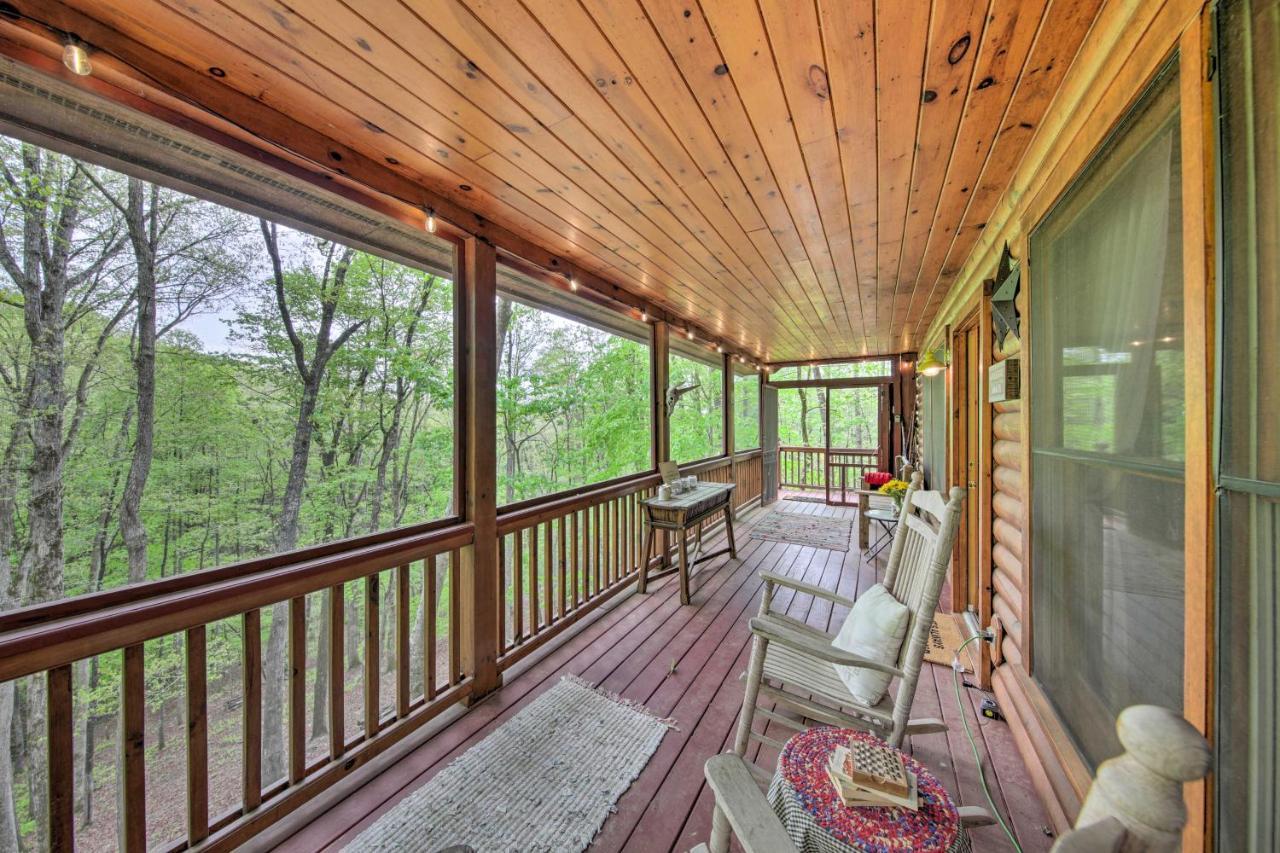 Peaceful Blue Ridge Cabin With Decks And Fire Pit Ngoại thất bức ảnh